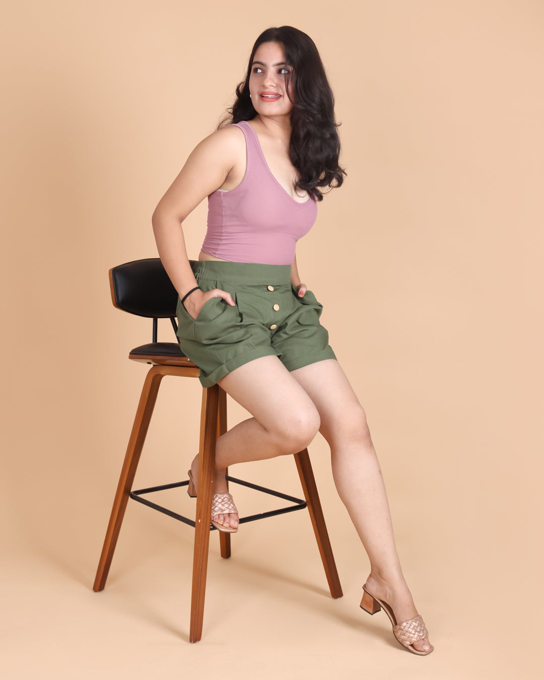 Cotton stretchable green shorts
